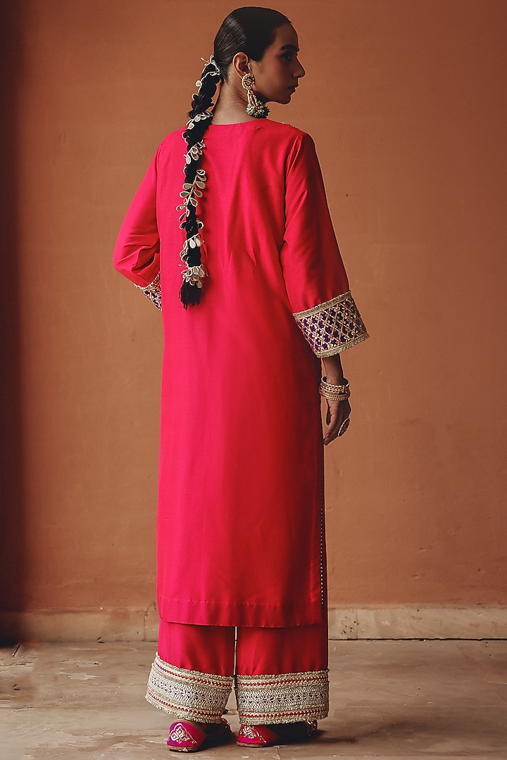 Rani Pink Tissue & Silk Blend Embroidered Kurta Set by Ajiesh Oberoi at Pernia's Pop Up Shop