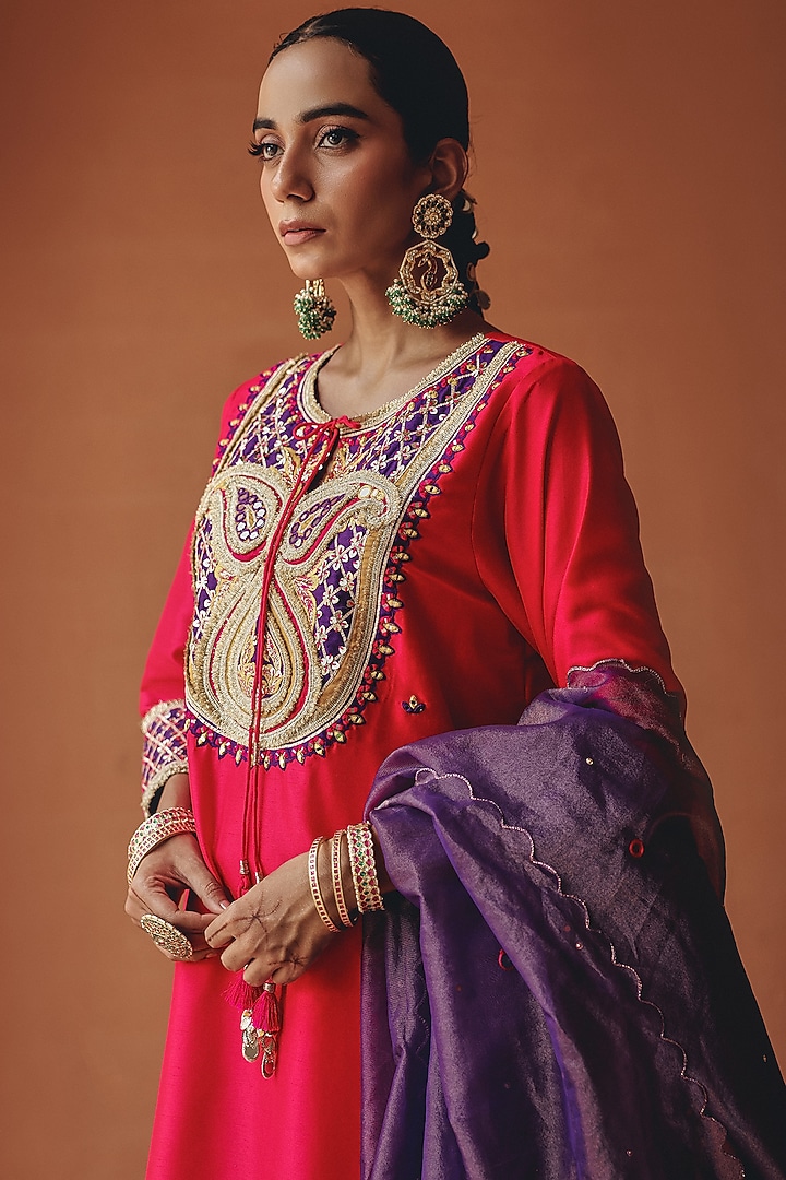 Rani Pink Tissue & Silk Blend Embroidered Kurta Set by Ajiesh Oberoi at Pernia's Pop Up Shop