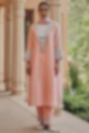 Peach Silk Blend Mirror Embellished Kurta Set by Ajiesh Oberoi at Pernia's Pop Up Shop