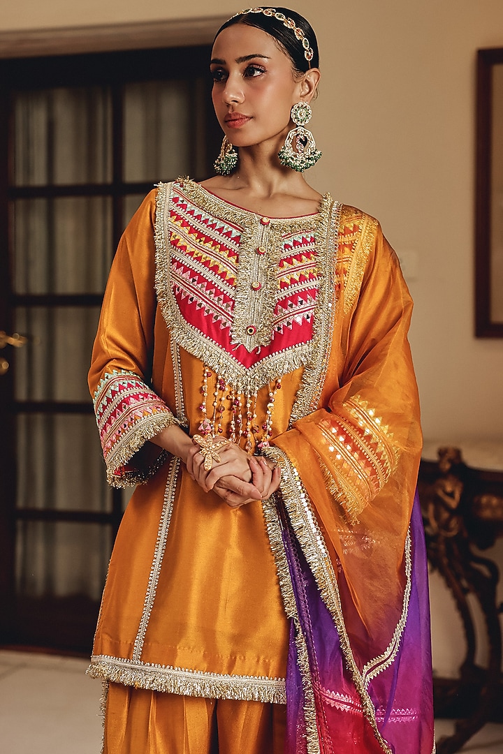 Mustard Yellow Silk Blend Embellished Kurta Set by Ajiesh Oberoi at Pernia's Pop Up Shop