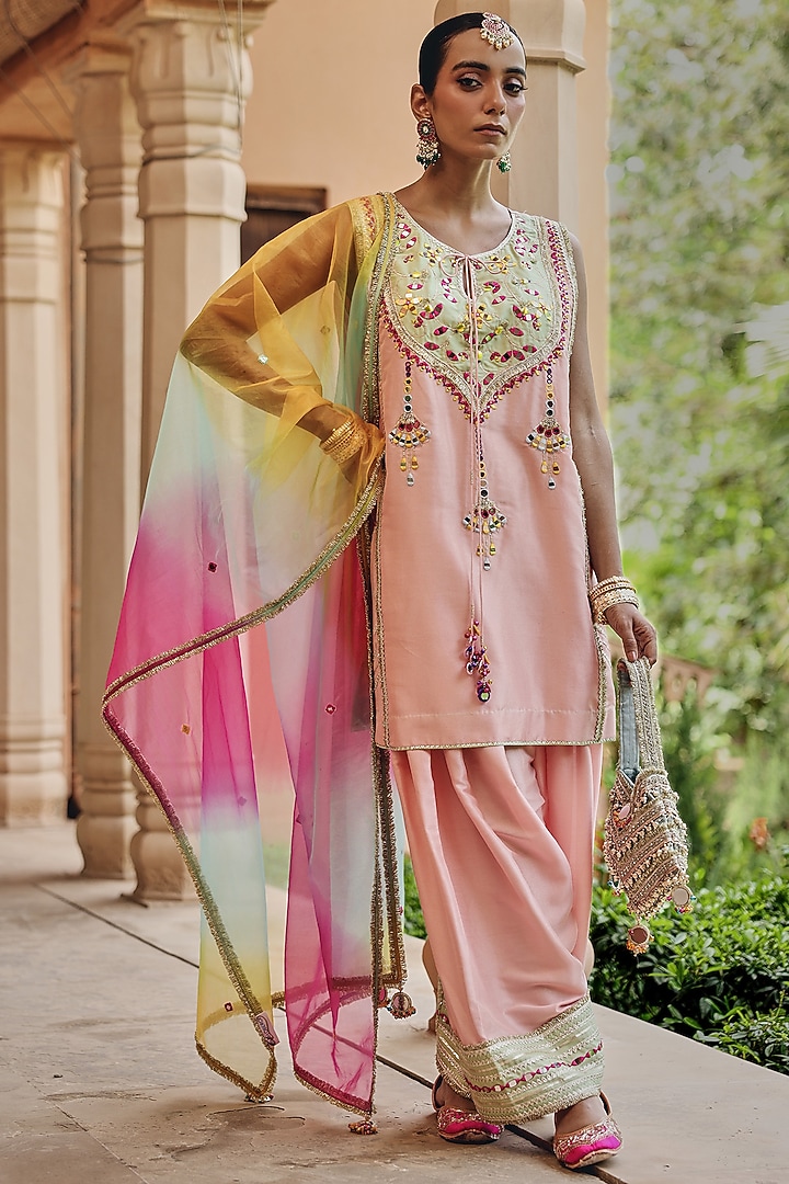 Soft Blush Pink Silk Blend Thread Embroidered Kurta Set by Ajiesh Oberoi at Pernia's Pop Up Shop