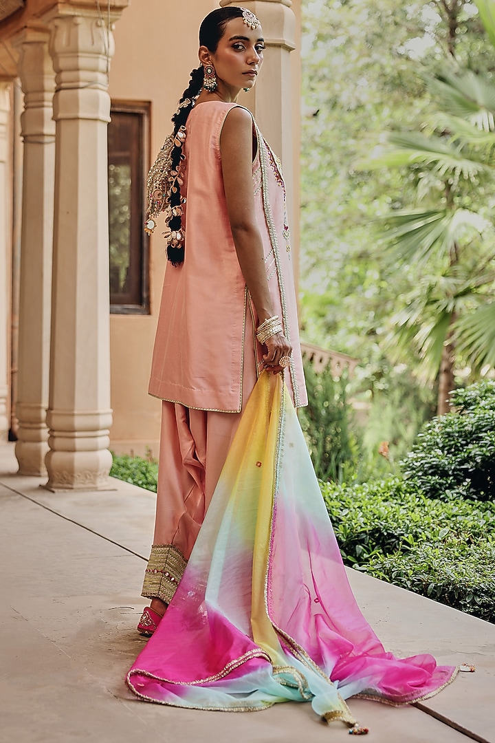 Soft Blush Pink Silk Blend Thread Embroidered Kurta Set by Ajiesh Oberoi at Pernia's Pop Up Shop
