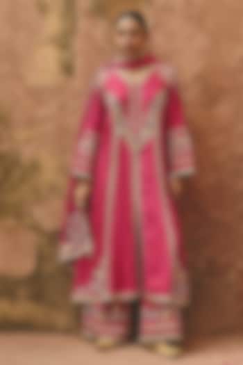 Fuchsia Pink Bamboo Pure Silk & Organza Embroidered Kurta Set by Ajiesh Oberoi at Pernia's Pop Up Shop