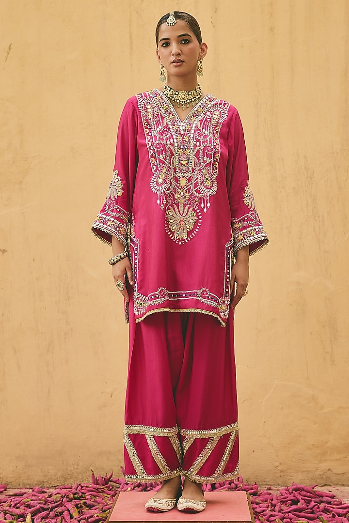 Fuchsia Pink Bamboo Pure Silk Embroidered Kurta Set by Ajiesh Oberoi at Pernia's Pop Up Shop
