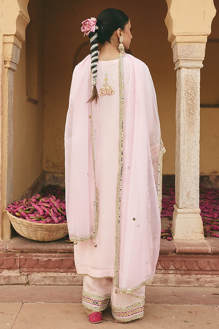 Blush Pink Bamboo Pure Silk Floral Embroidered Kurta Set by Ajiesh Oberoi at Pernia's Pop Up Shop