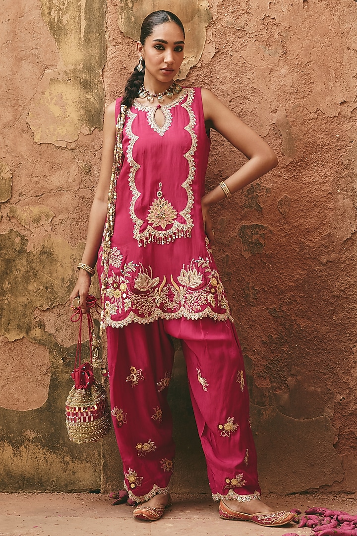 Fuchsia Pink Bamboo Pure Silk Floral Embroidered Kurta Set by Ajiesh Oberoi at Pernia's Pop Up Shop