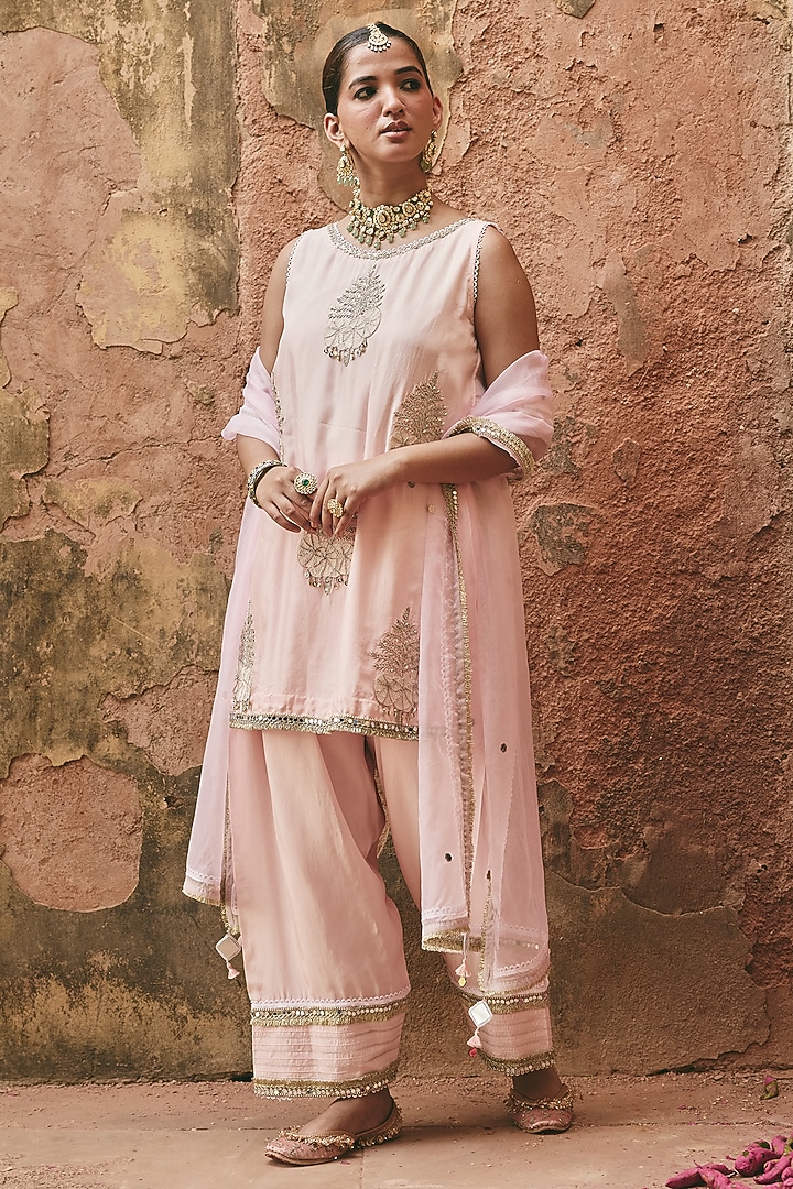 Blush Pink Bamboo Pure Silk Mirror Embroidered Kurta Set by Ajiesh Oberoi at Pernia's Pop Up Shop