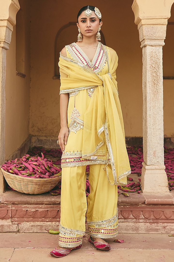 Lime Yellow Bamboo Pure Silk Mirror Embroidered Farshi Set by Ajiesh Oberoi at Pernia's Pop Up Shop