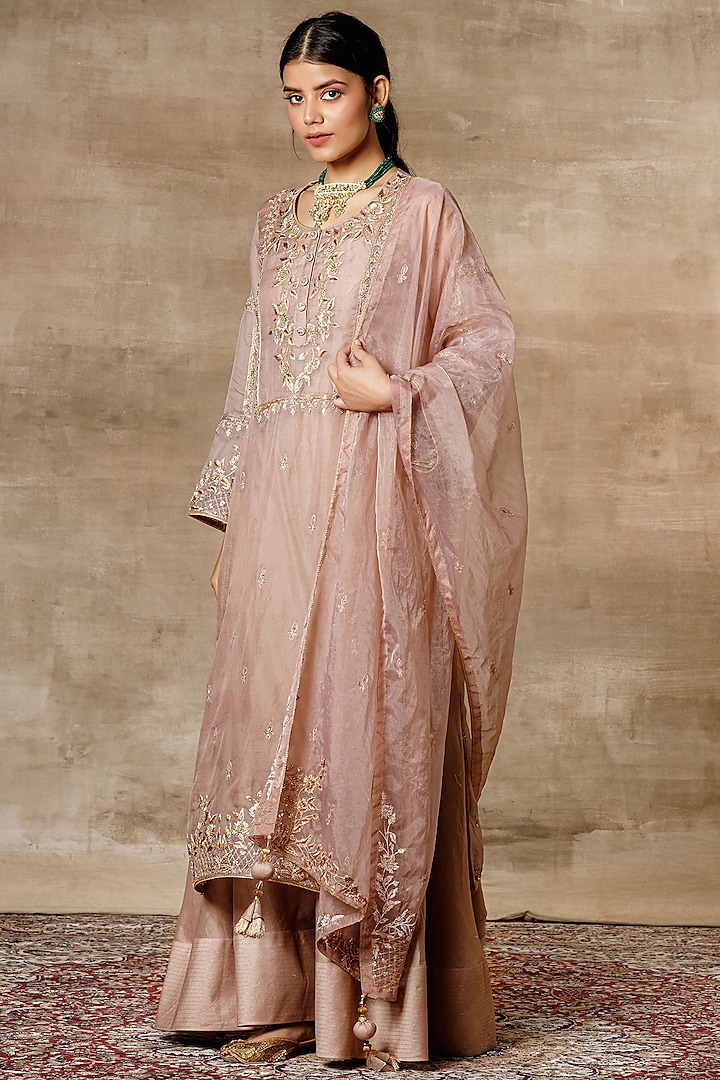 Nude Embroidered Kurta Set by Ajiesh Oberoi at Pernia's Pop Up Shop