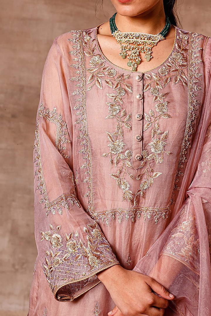 Nude Embroidered Kurta Set by Ajiesh Oberoi at Pernia's Pop Up Shop