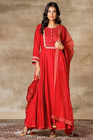 Crimson Red Embroidered Anarkali Set by Ajiesh Oberoi