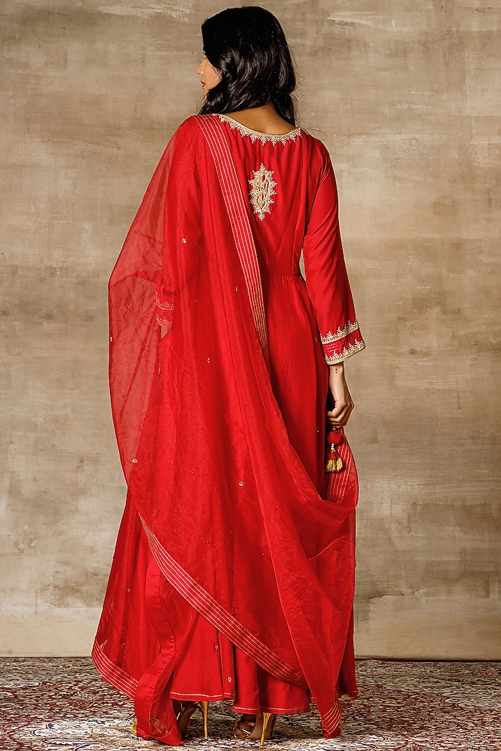 Crimson Red Embroidered Wedding Anarkali Set by Ajiesh Oberoi at Pernia's Pop Up Shop