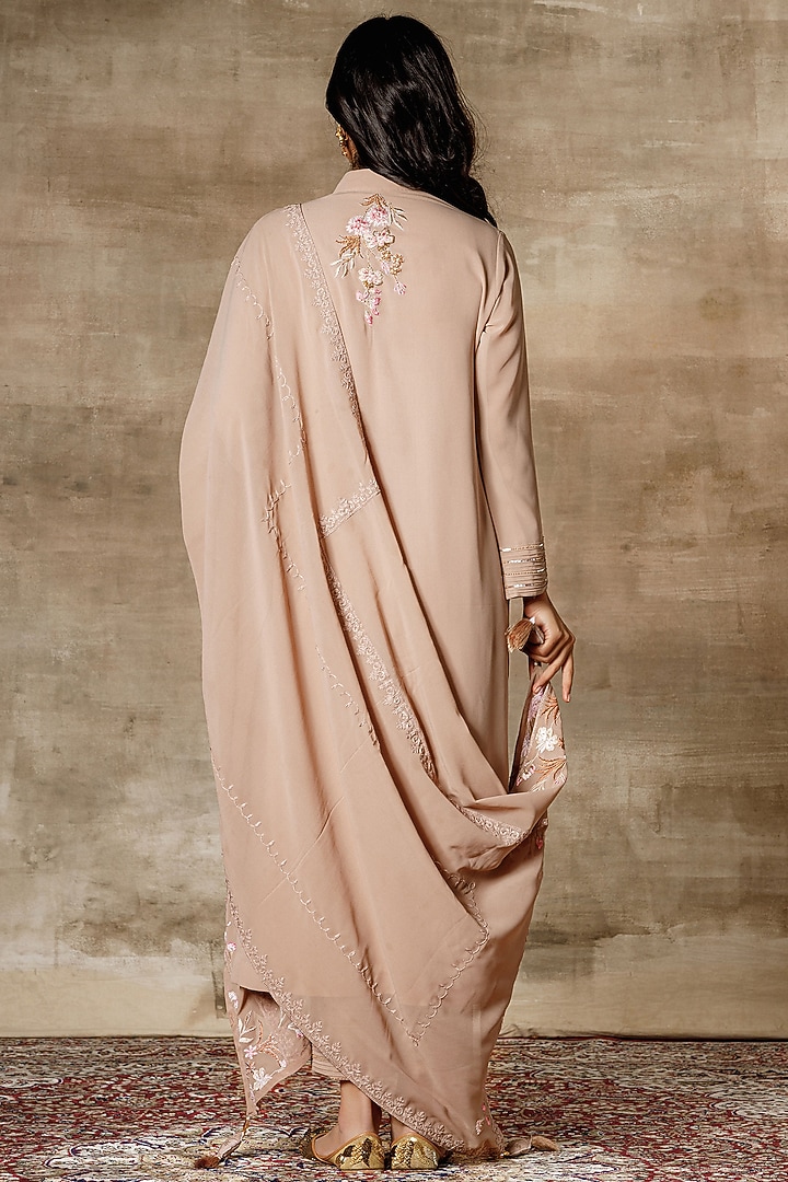 Nude Resham Embroidered Kurta Set by Ajiesh Oberoi at Pernia's Pop Up Shop