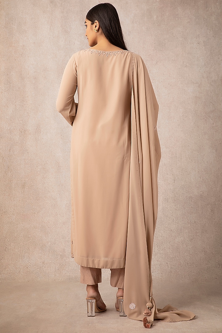Nude Georgette Kurta Set by Ajiesh Oberoi at Pernia's Pop Up Shop