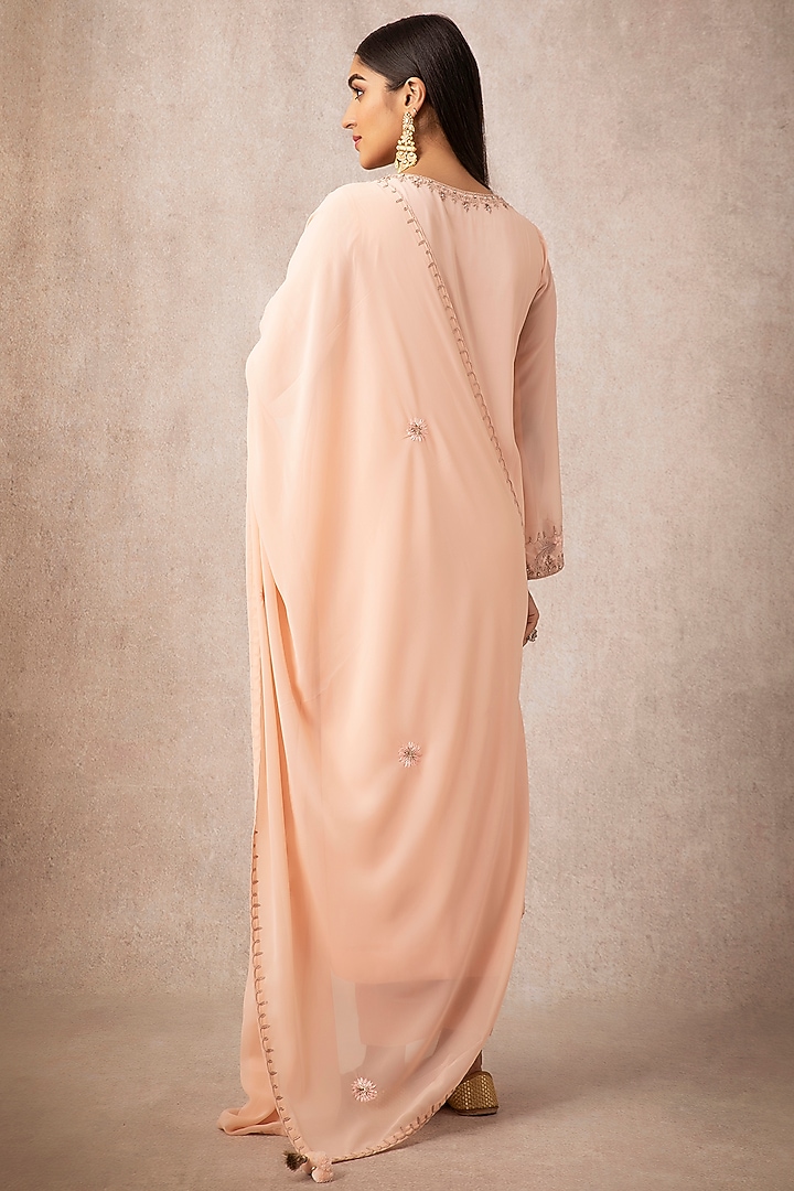 Peach Georgette Kurta Set by Ajiesh Oberoi at Pernia's Pop Up Shop