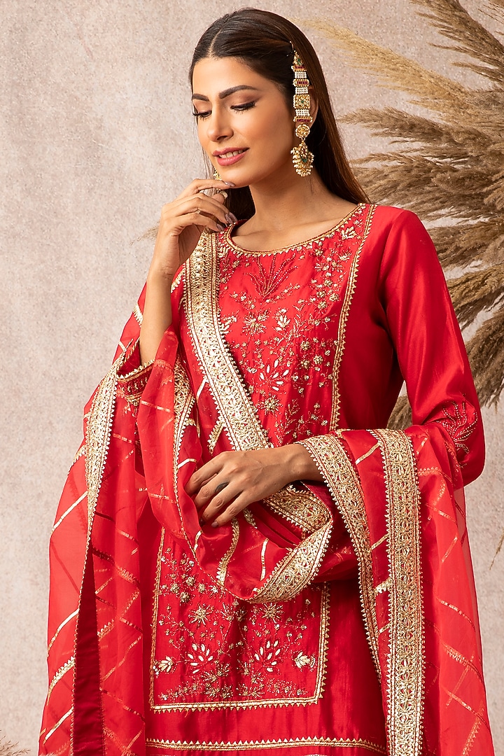 Red Chanderi Embroidered Gharara Set by Ajiesh Oberoi at Pernia's Pop Up Shop