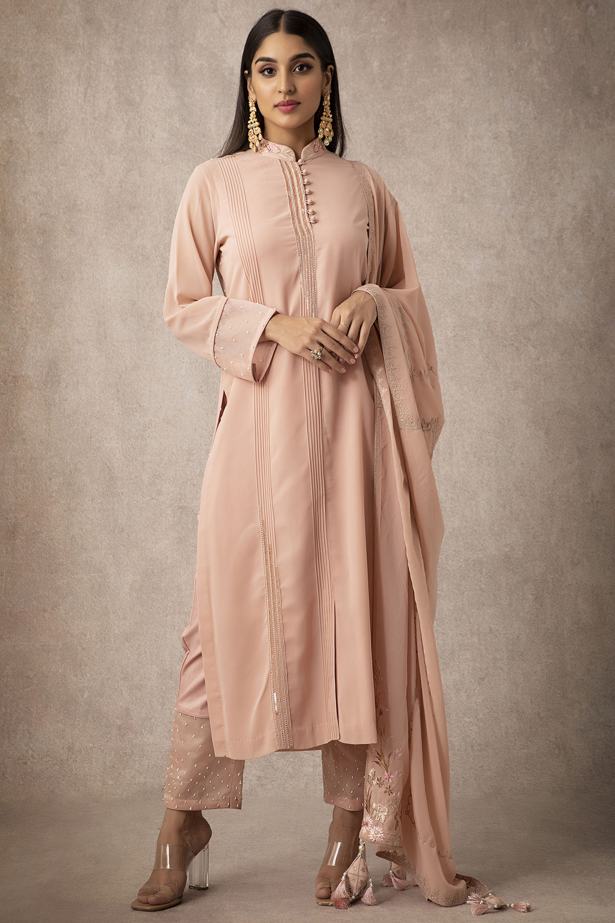 Peach Resham Embroidered Kurta Set by Ajiesh Oberoi at Pernia's Pop Up Shop