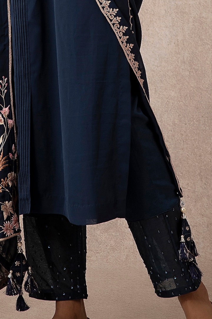 Midnight Blue Resham Embroidered Kurta Set by Ajiesh Oberoi at Pernia's Pop Up Shop