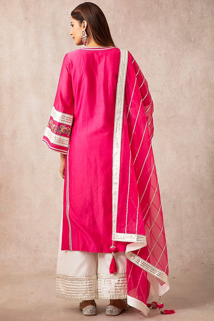 Fuschia & Ivory Resham Embroidered Kurta Set by Ajiesh Oberoi at Pernia's Pop Up Shop
