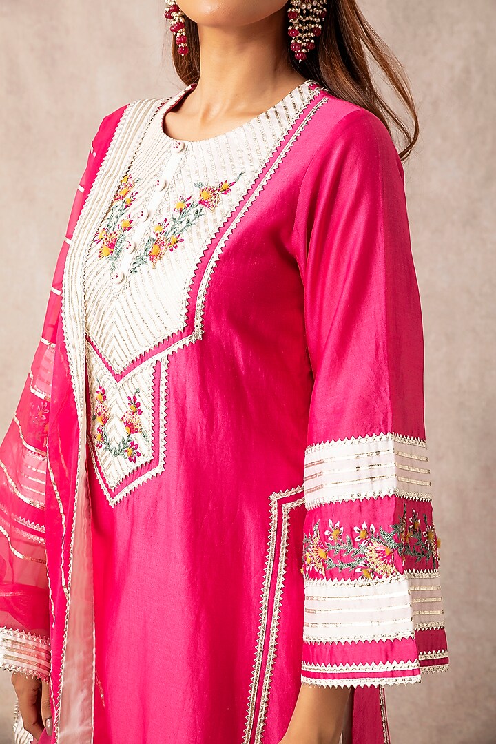 Fuschia & Ivory Resham Embroidered Kurta Set by Ajiesh Oberoi at Pernia's Pop Up Shop