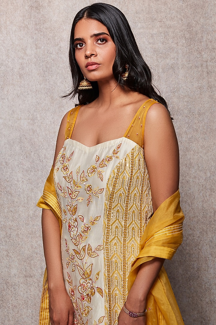Ivory Applique Embroidered Gharara Set by Ajiesh Oberoi at Pernia's Pop Up Shop