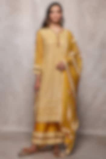 Mustard Embroidered Chikankari Straight Kurta Set by Ajiesh Oberoi