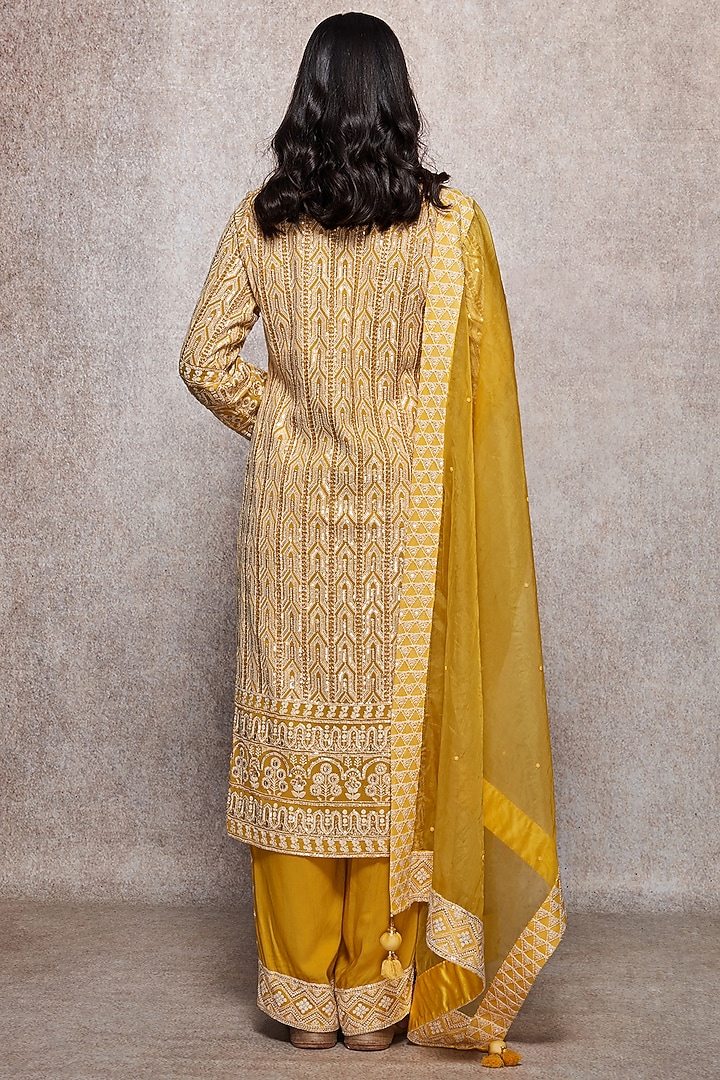 Mustard Chikankari Straight Kurta Set by Ajiesh Oberoi at Pernia's Pop Up Shop
