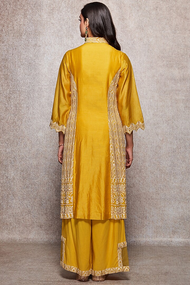 Mustard Font-Open Chikankari Kurta Set by Ajiesh Oberoi at Pernia's Pop Up Shop