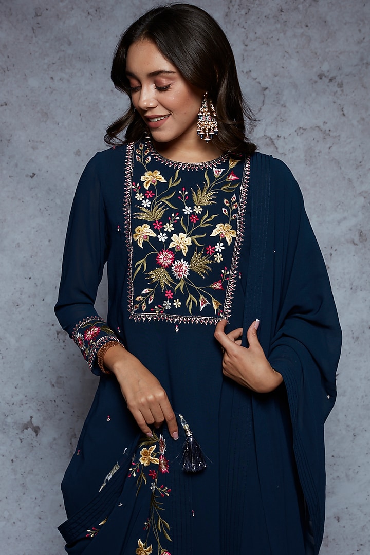 Navy Blue Embroidered Kurta Set by Ajiesh Oberoi at Pernia's Pop Up Shop