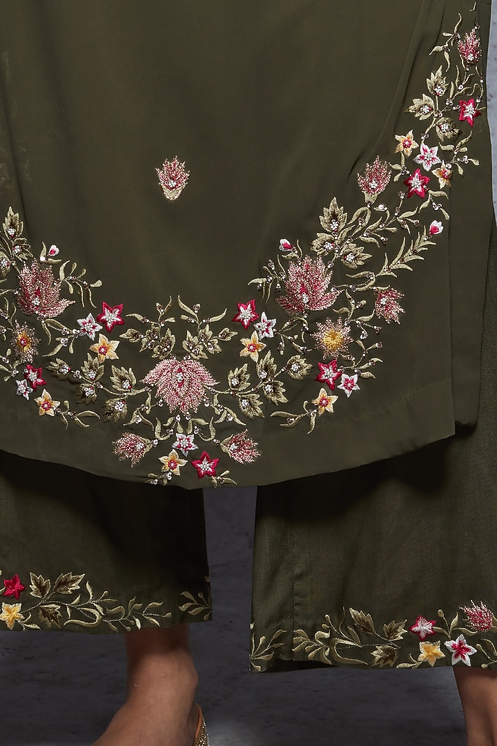 Olive Green Straight Kurta Set by Ajiesh Oberoi at Pernia's Pop Up Shop