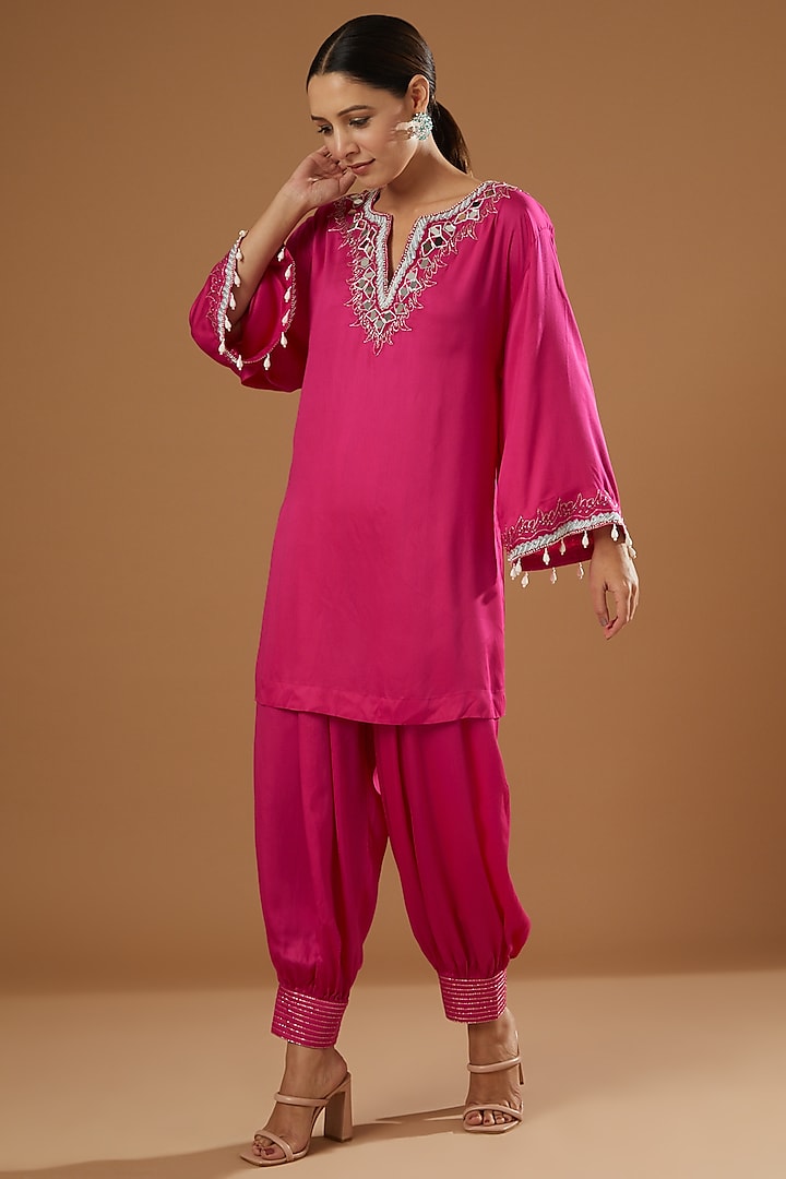 Fuchsia Embroidered Kurta Set by Ajiesh Oberoi