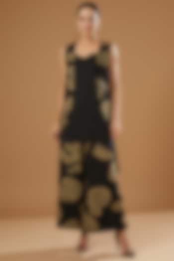 Black Embroidered Jacket Set by Ajiesh Oberoi