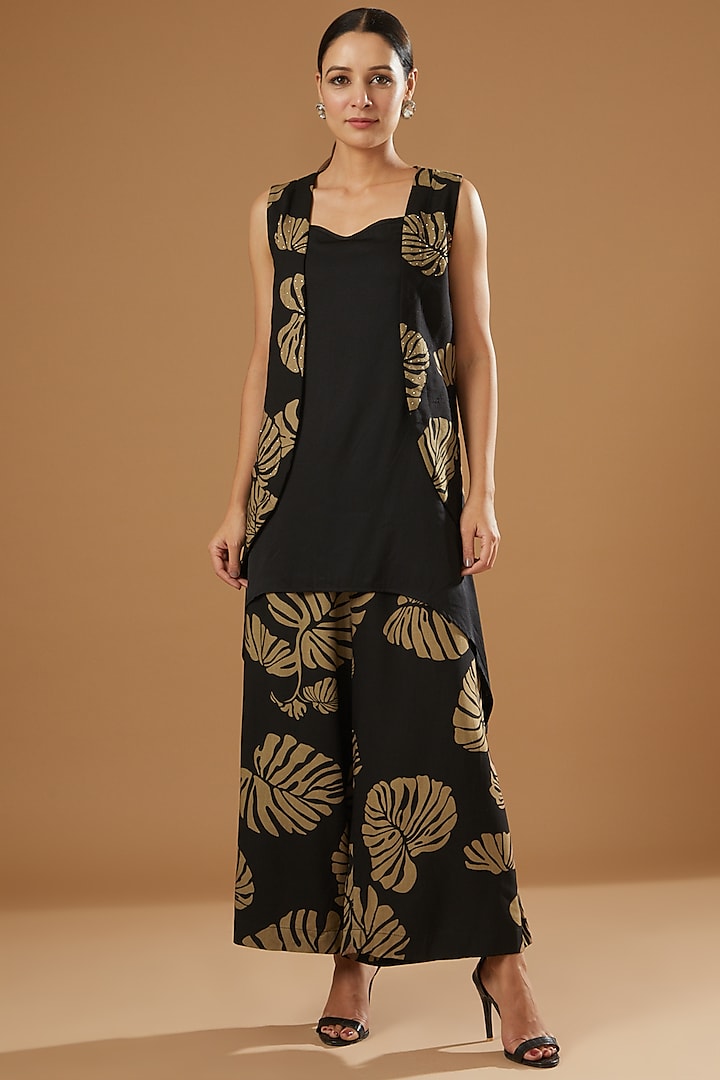 Black Embroidered Jacket Set by Ajiesh Oberoi