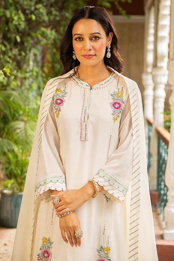 Ivory Mulmul & Rayon Embroidered Kurta Set by Ajiesh Oberoi at Pernia's Pop Up Shop