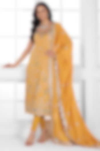 Yellow Tissue Silk Cutdana Embellished Kurta Set by AJAY & PRIYANKA at Pernia's Pop Up Shop