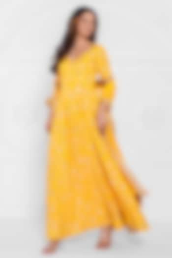 Yellow Pure Georgette Embroidered Wedding Anarkali Set by AJAY & PRIYANKA at Pernia's Pop Up Shop