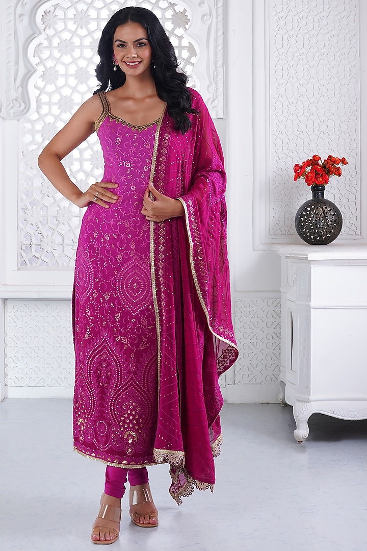 Pink Cotton Chikan Sequins & Pearl Embellished Kurta Set by AJAY & PRIYANKA at Pernia's Pop Up Shop