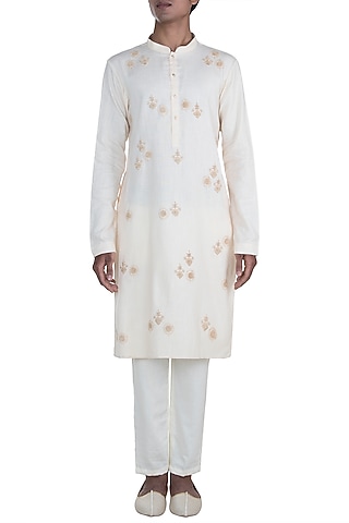 Off White Embroidered Kurta Set by Anju Agarwal