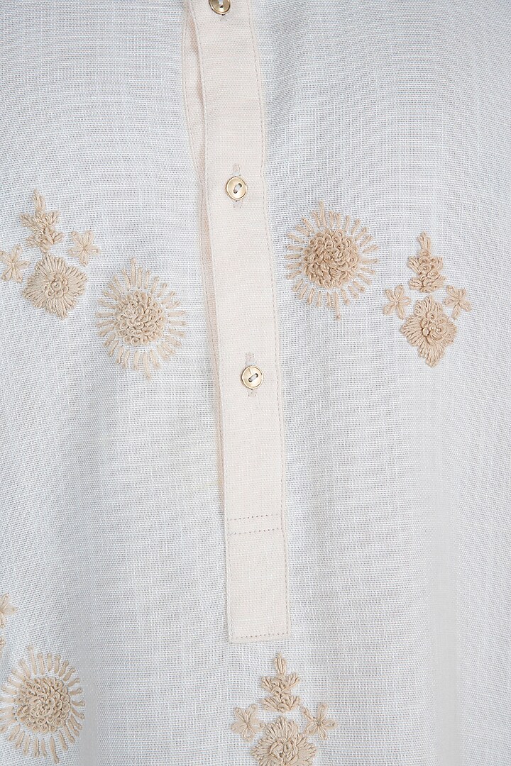 Off White Embroidered Kurta Set by Anju Agarwal at Pernia's Pop Up Shop