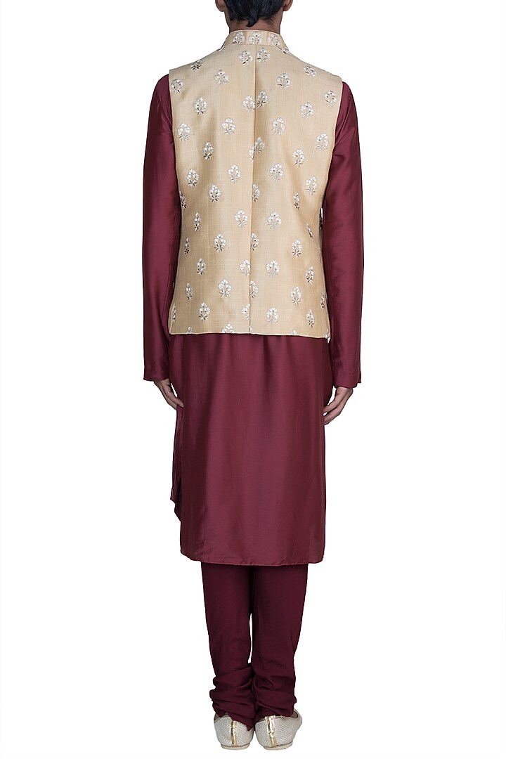 Maroon Kurta Set With Beige Embroidered Jacket by Anju Agarwal at Pernia's Pop Up Shop