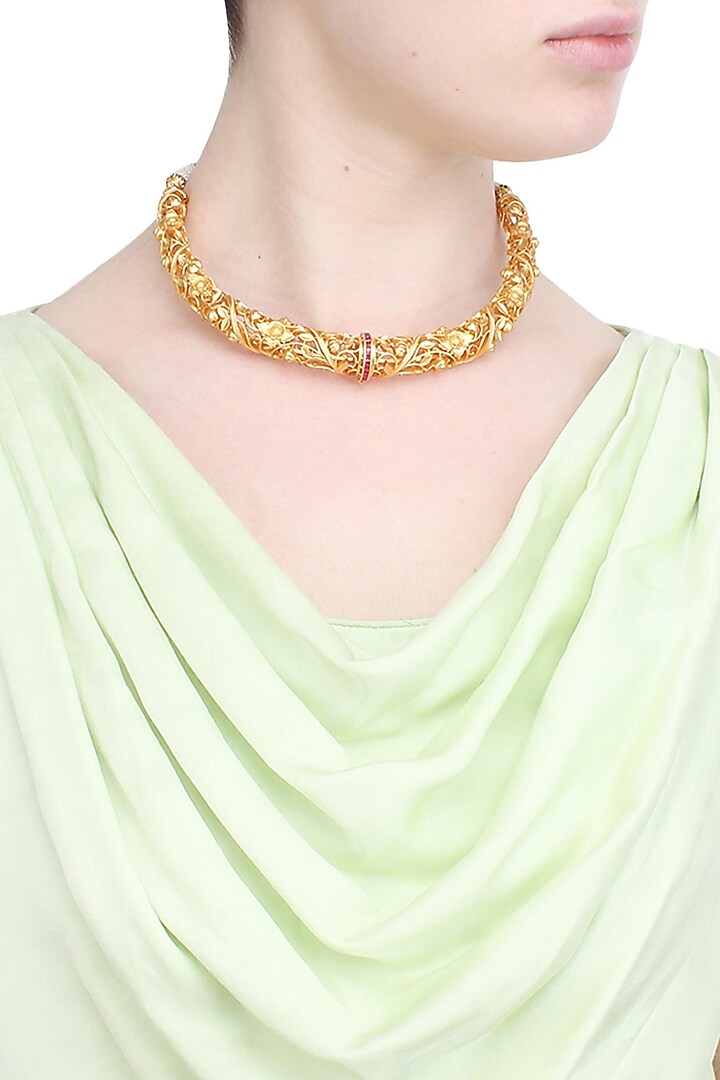 Gold finish filigree ruby stone hasli with flower pearl earrings available only at Pernia's Pop Up Shop.