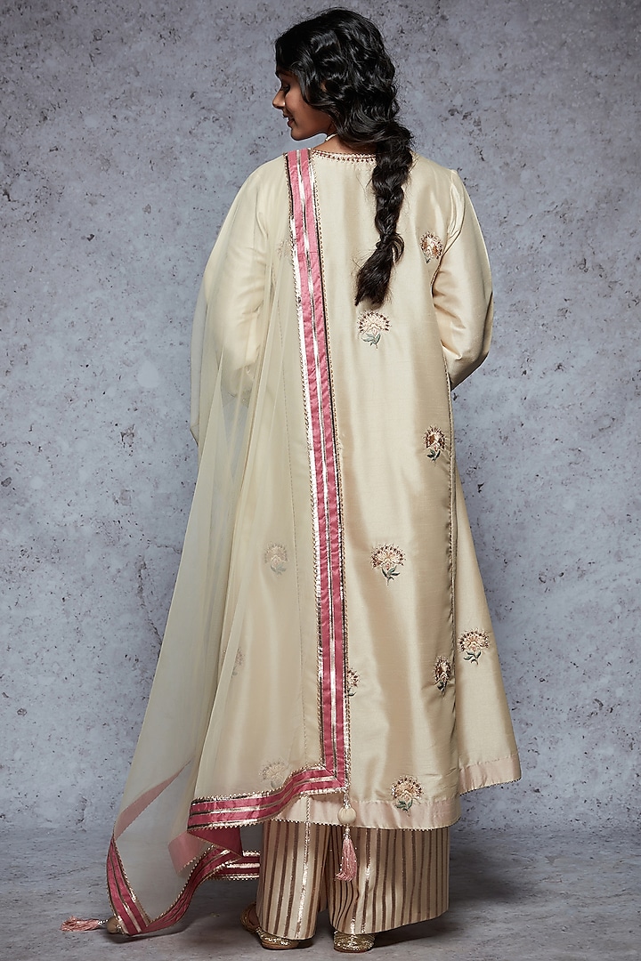 Light Gold Embroidered A-Line Kurta Set by Ajiesh Oberoi at Pernia's Pop Up Shop