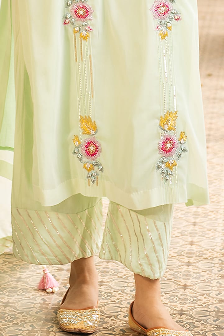 Sea Green Mulmul & Rayon Embroidered Kurta Set by Ajiesh Oberoi at Pernia's Pop Up Shop