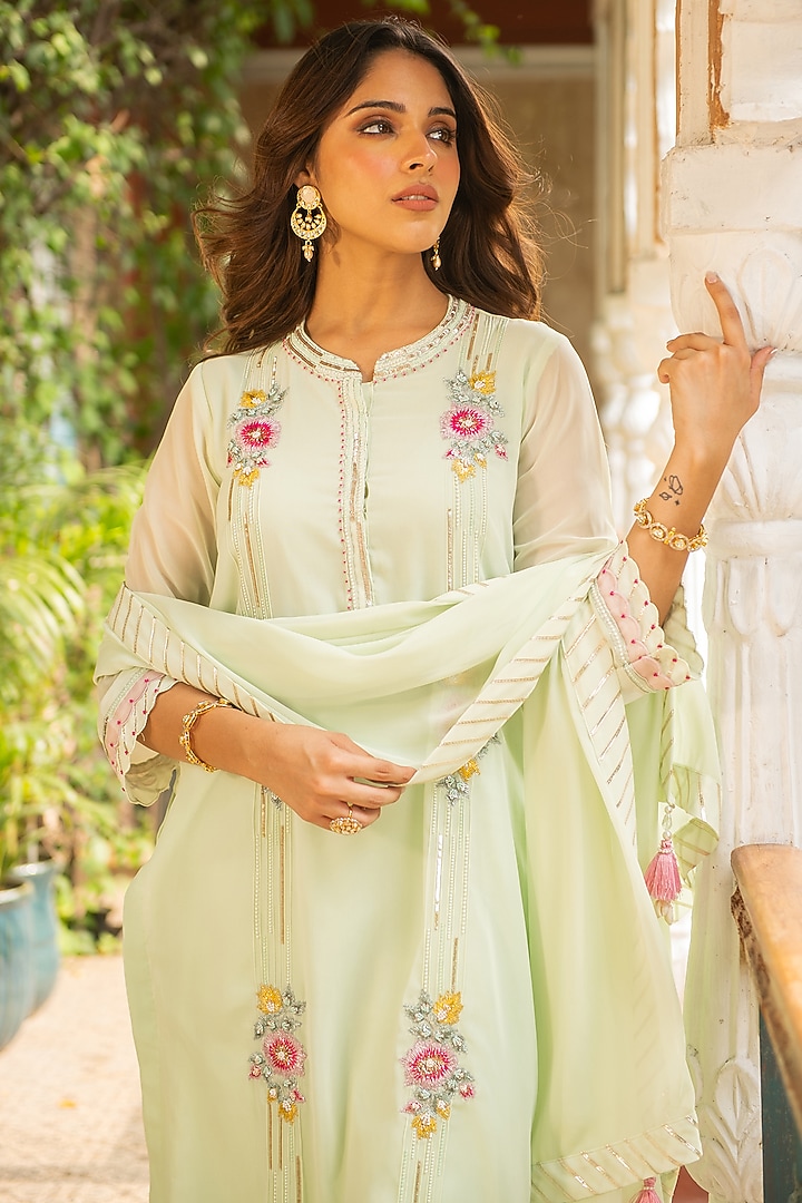 Sea Green Mulmul & Rayon Embroidered Kurta Set by Ajiesh Oberoi at Pernia's Pop Up Shop