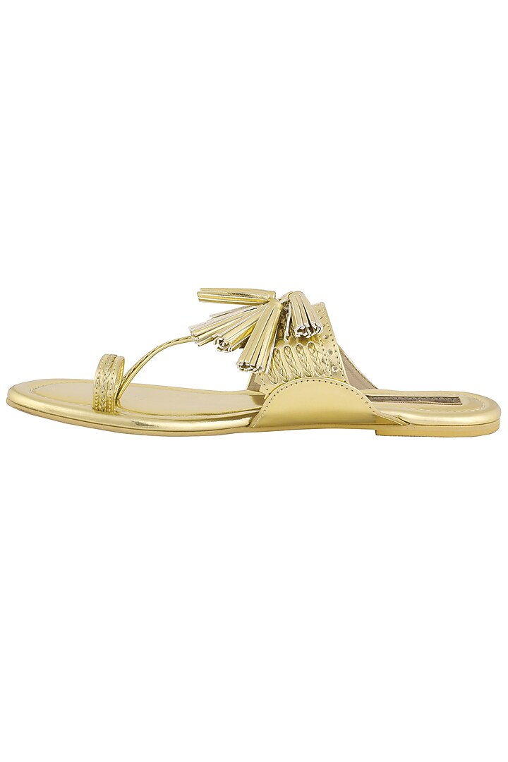 Aprajita Toor presents Glossy Gold "Jhalar" kolhapuri flats available only at Pernia's Pop Up Shop.