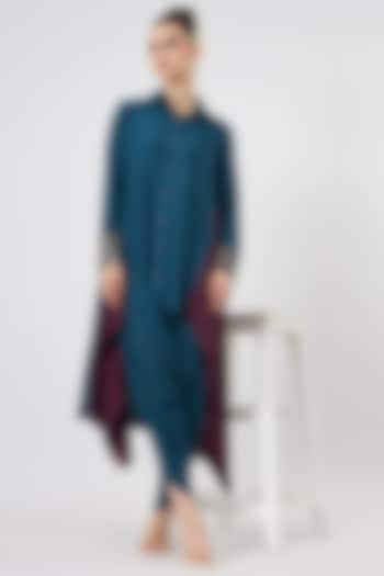 Teal Cotton Silk Embellished Kurta Set by Aakaar at Pernia's Pop Up Shop