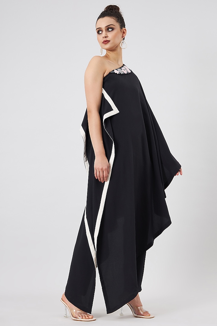 Black Moss Crepe Embellished Kaftan Set by Aakaar at Pernia's Pop Up Shop