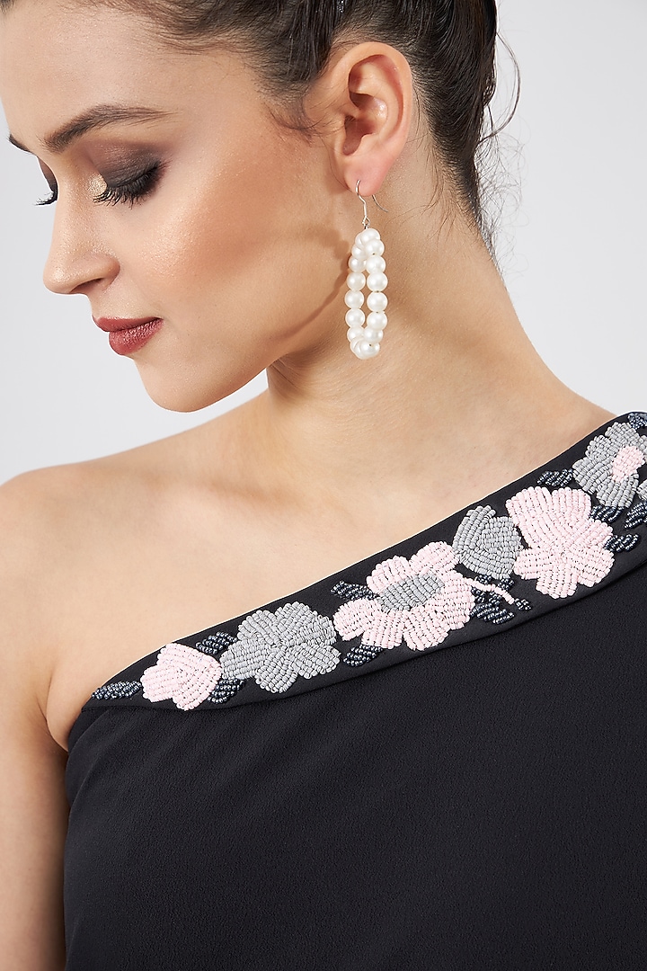 Black Moss Crepe Embellished Kaftan Set by Aakaar at Pernia's Pop Up Shop