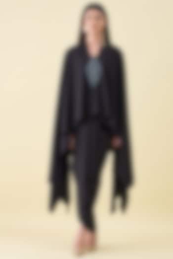 Black Moss Crepe Embellished Kaftan Set by Aakaar at Pernia's Pop Up Shop