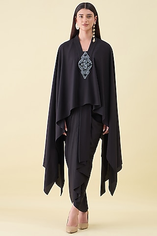 Black Moss Crepe Embellished Kaftan Set by Aakaar